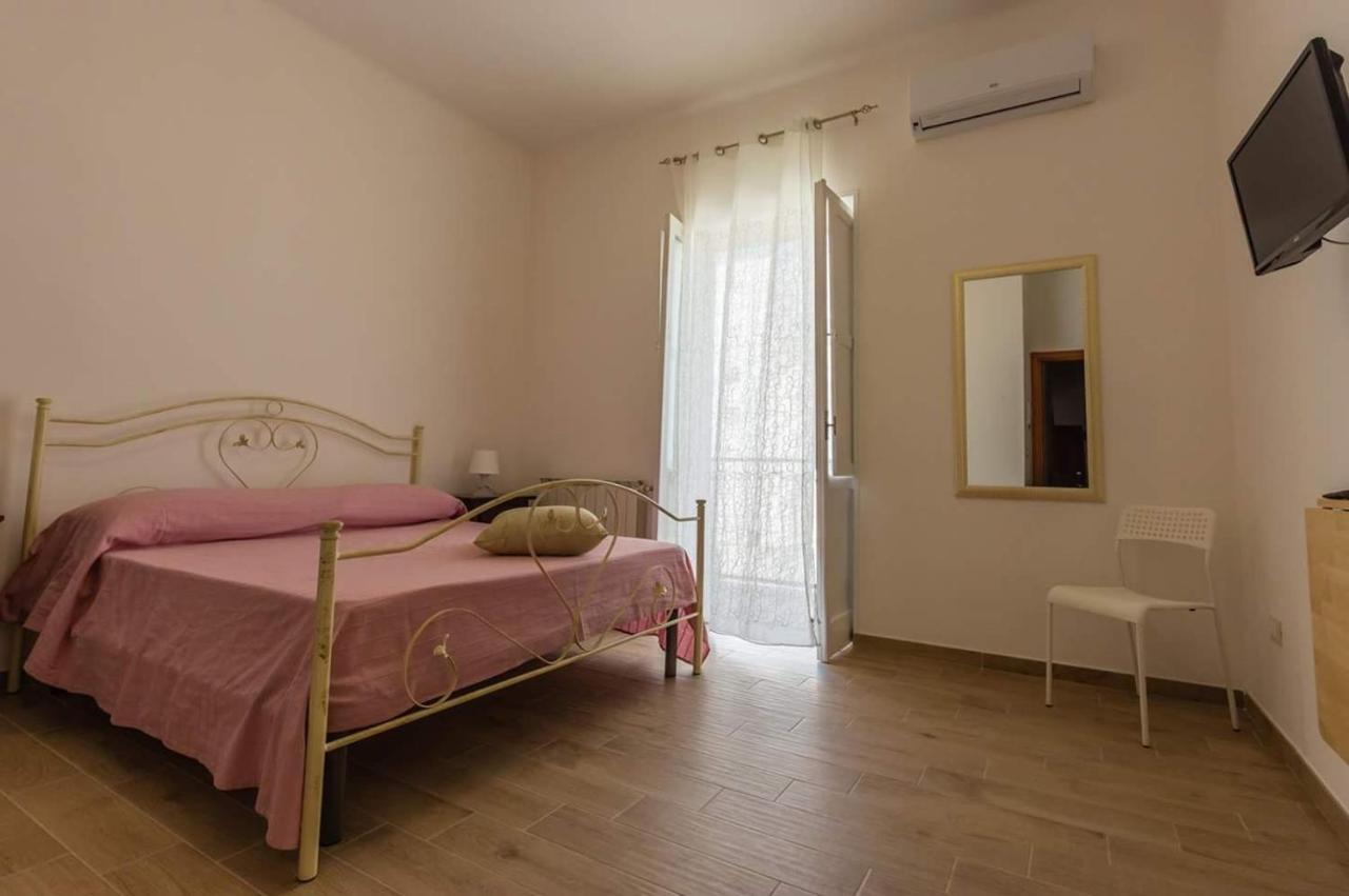 Affittacamere Raggio Di Sole Taranto Eksteriør bilde